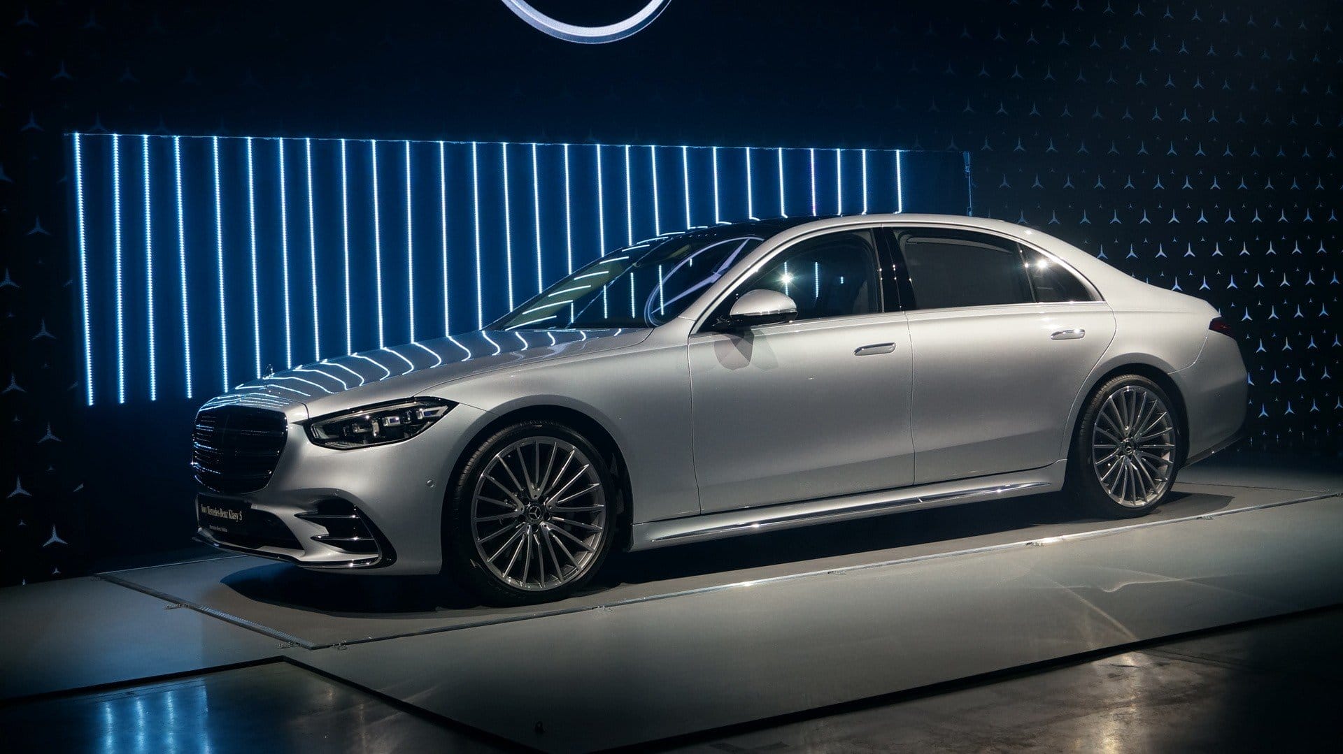 Maluch i Mercedes S-Klasa porównanie, stary samochód nowy samochód, luksusowy vape, Hifancy Dream jako luksus - Mercedes nowa klasa S. Luksus w nowym wydaniu | Motofakty