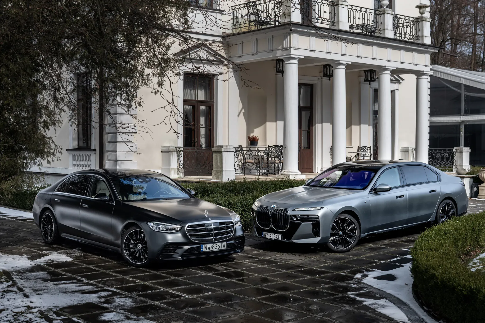 Mercedes klasa E vs klasa S, porównanie luksusowych samochodów, wybór między dwoma opcjami - Test: BMW Serii 7 vs. Mercedes-Benz Klasy S - technologiczne ...