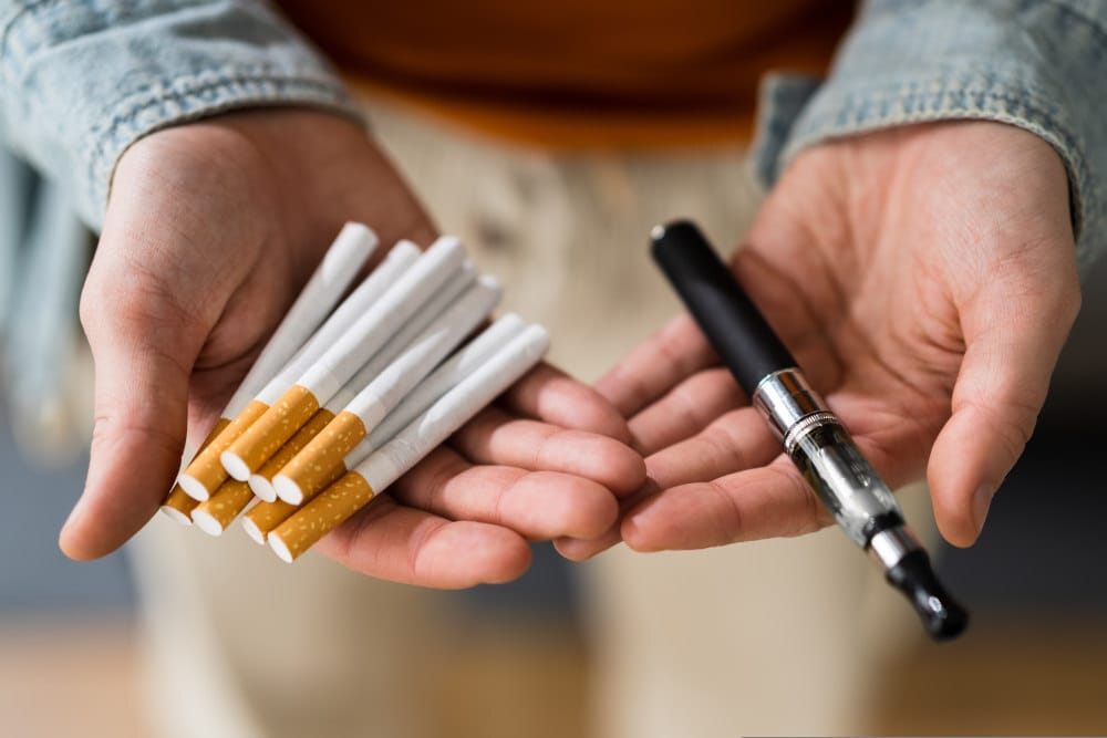 vape vs papieros, porównanie e-papierosa i papierosa, wapowanie bez smoły, zdrowsza alternatywa palenia grafika - Czy elektroniczne papierosy to lepsza alternatywa dla tradycyjnych ...